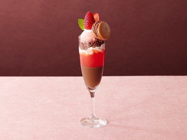 ココスの「いちごとチョコのグラスパフェ」