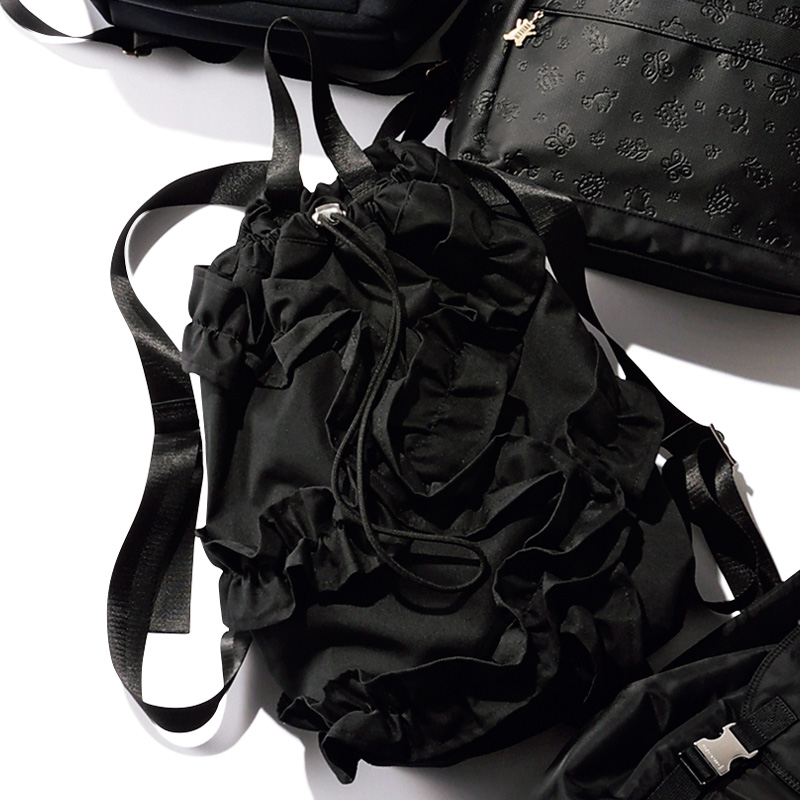 キャセリーニの黒リュック