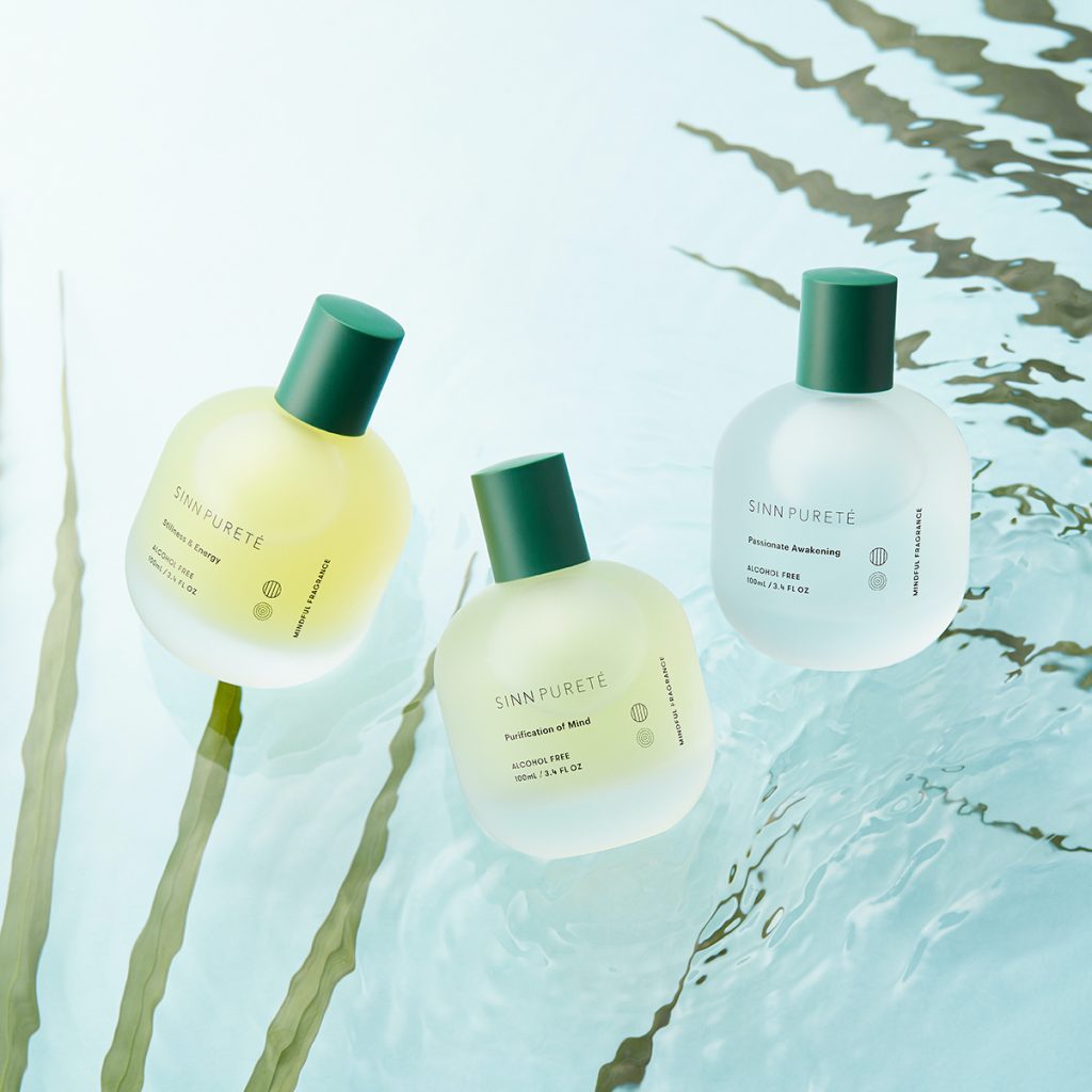 左からルーム&ボディフレグランス／Stillness and Energy＜静けさとエナジー＞100mL¥3,905、Purification of Mind＜心の浄化＞100mL¥3,905、Passionate Awakening＜情熱的な目覚め＞100mL¥3,905（すべてSINN PURETE）