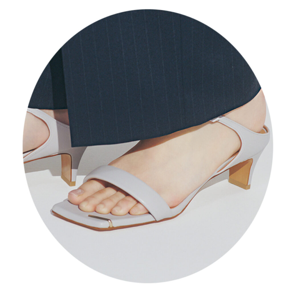 華奢サンダル