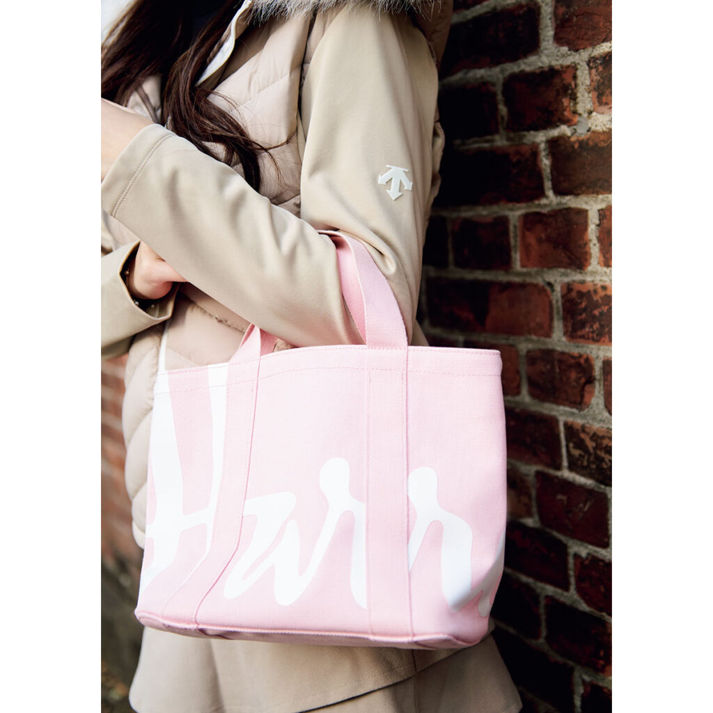 ピンクのゴルフバッグ