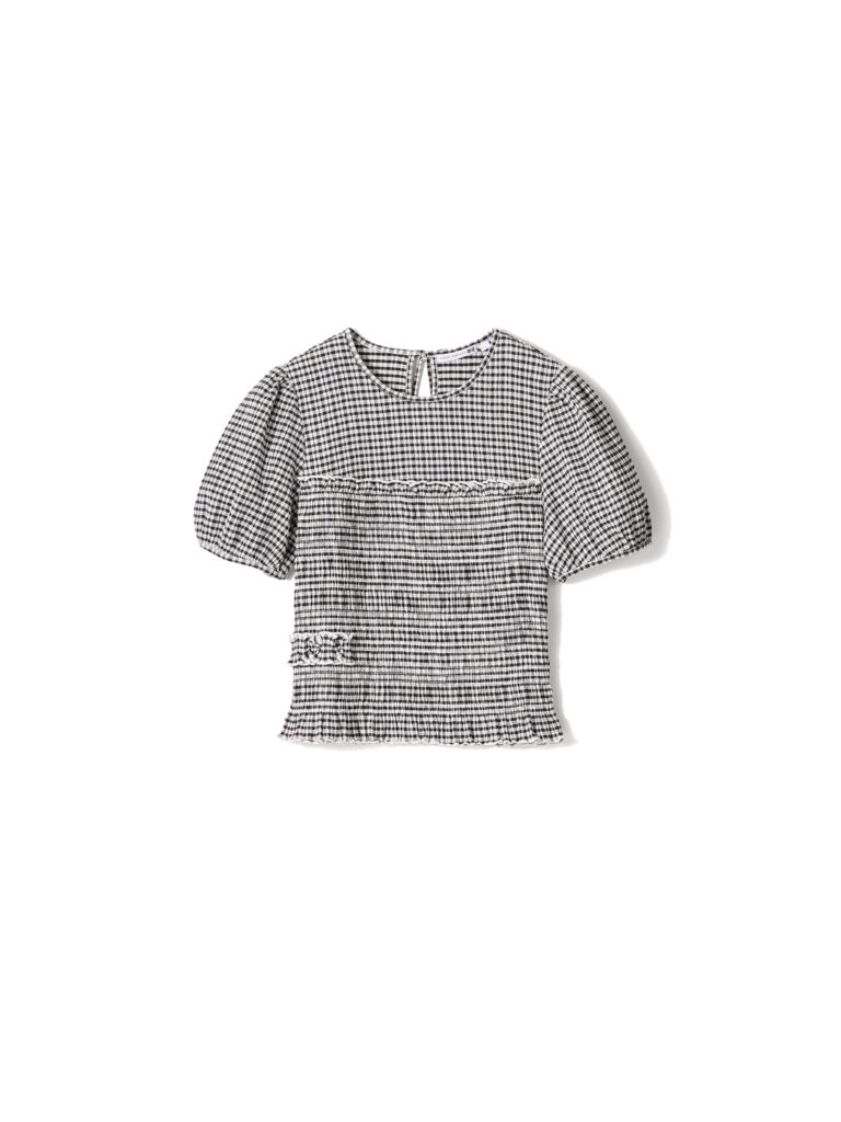 シャーリングとフリル、ボリュームスリーブの効いたギンガムチェックのTシャツ