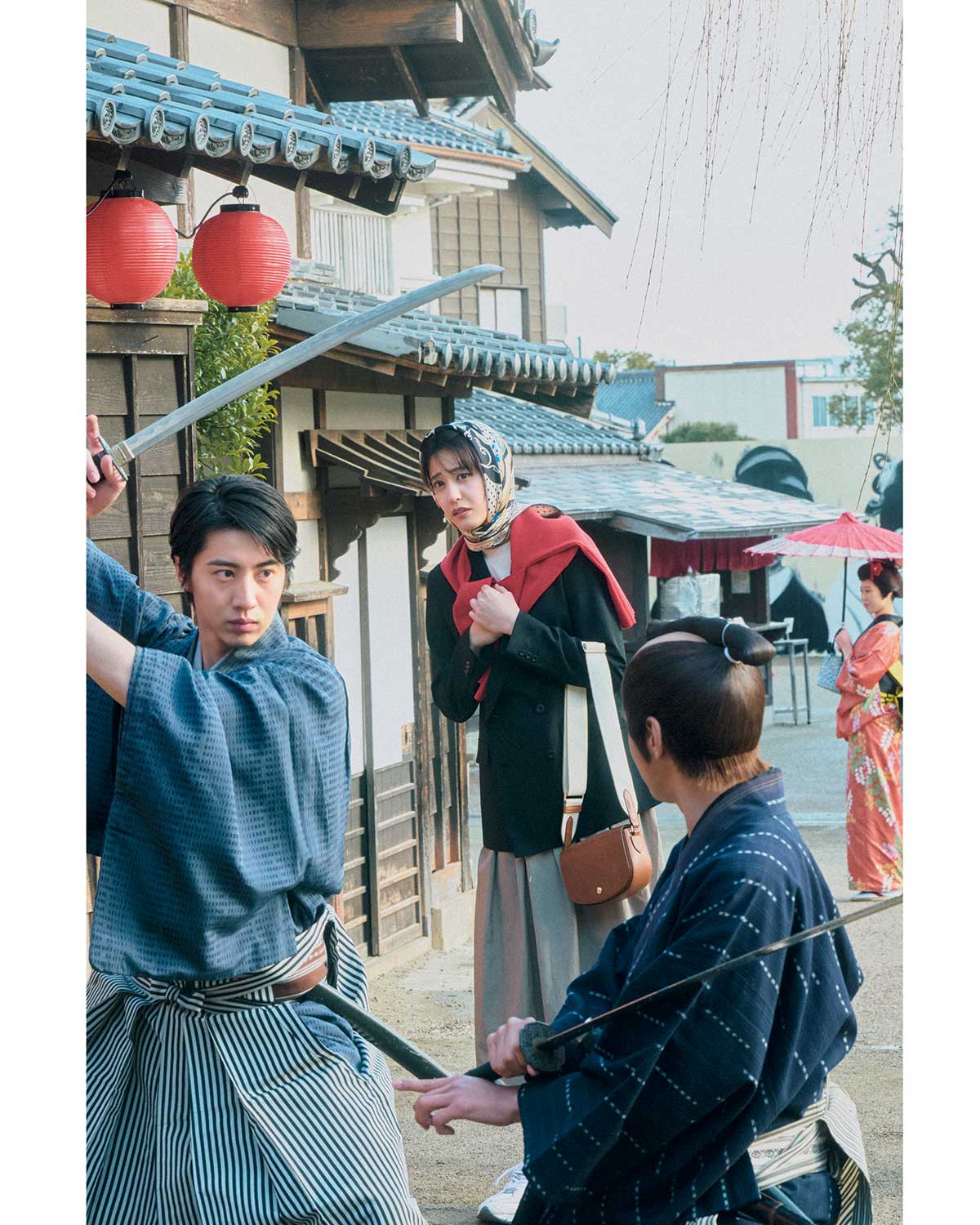 カジュアルワンピとジャケットのカジュアルミックスコーデ