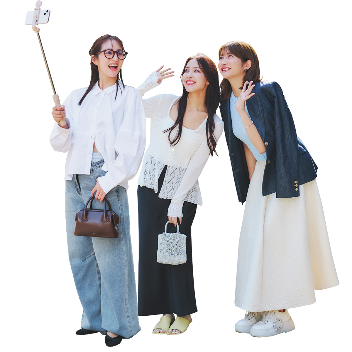 白シャツとデニムのシンプルコーデ