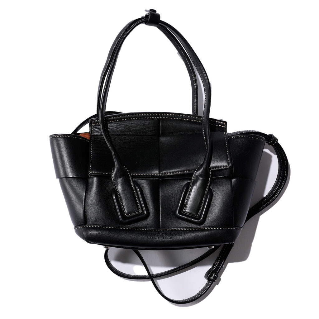 ボッテガ・ヴェネタのミニ ザ・アルコ