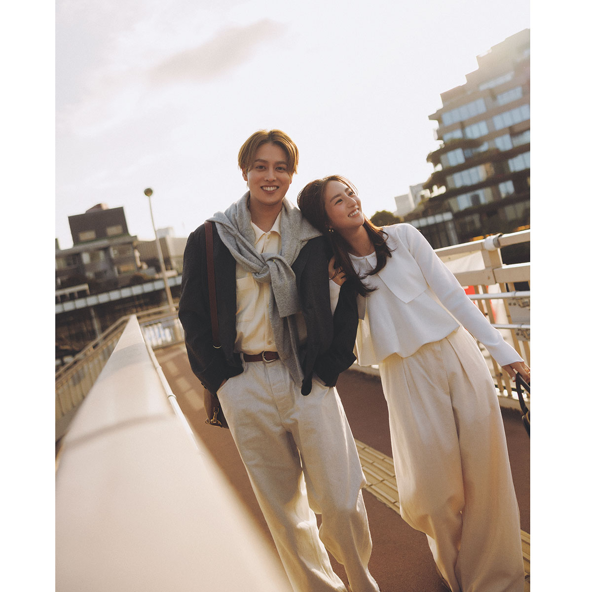 白軸のカップルコーデ