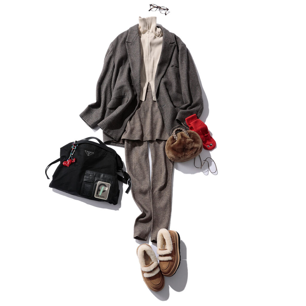 ニットレギンスとふわもこローファーのコーデ