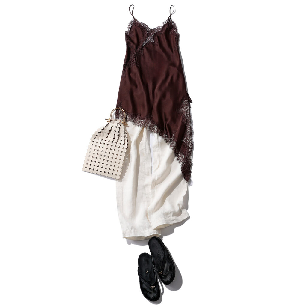 サテンキャミのコーデ